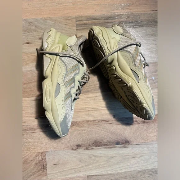 Adidas - Picture 1 of 4